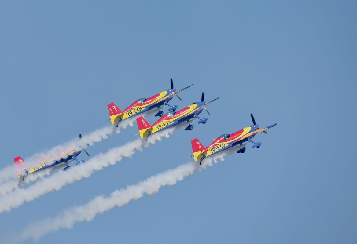 Spectacol aviatic internațional la Aeroportul Băneasa 371901