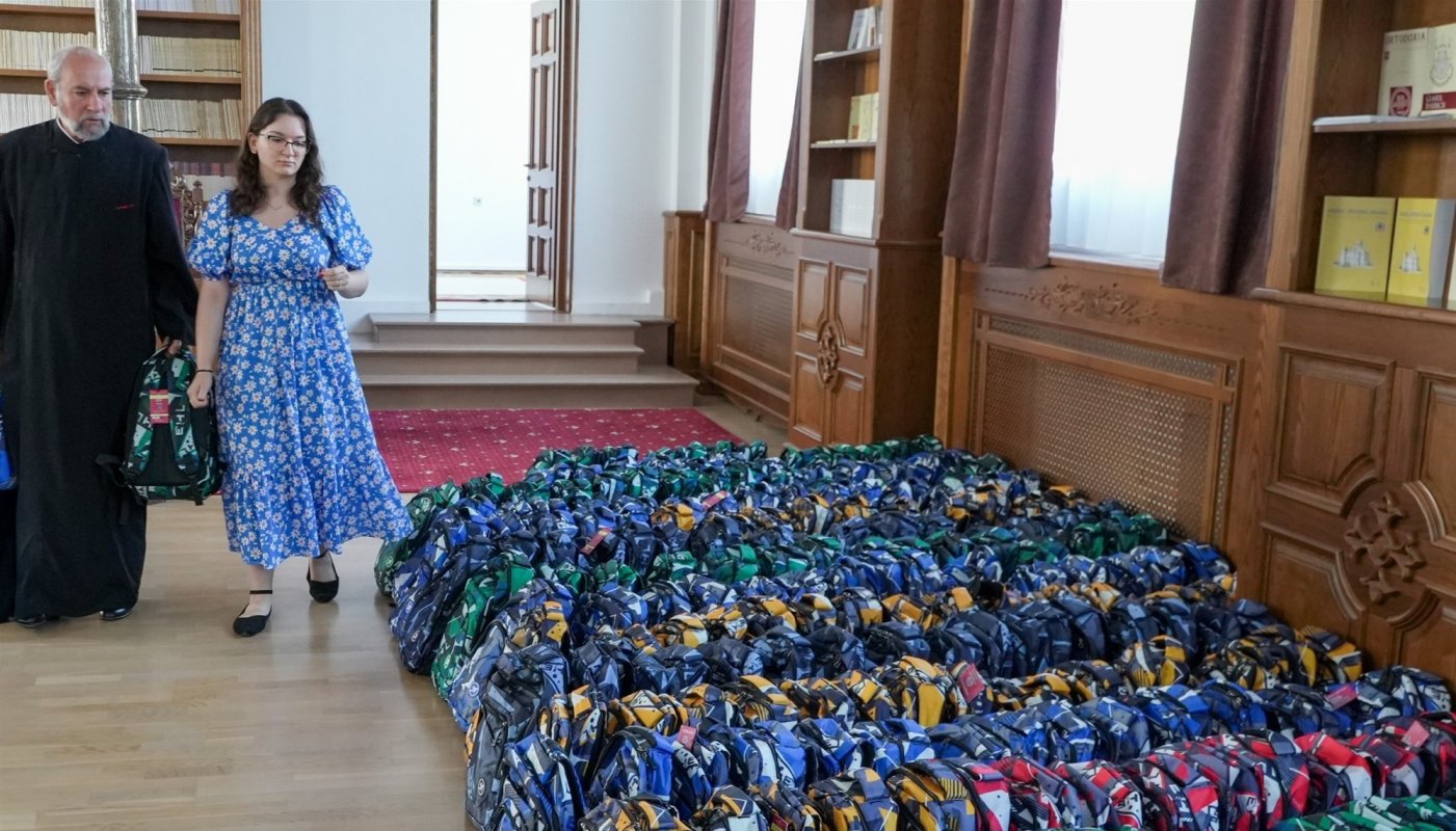 Peste 3.000 de copii din judeţele Galaţi şi Brăila, ajutaţi la început de an şcolar 372084