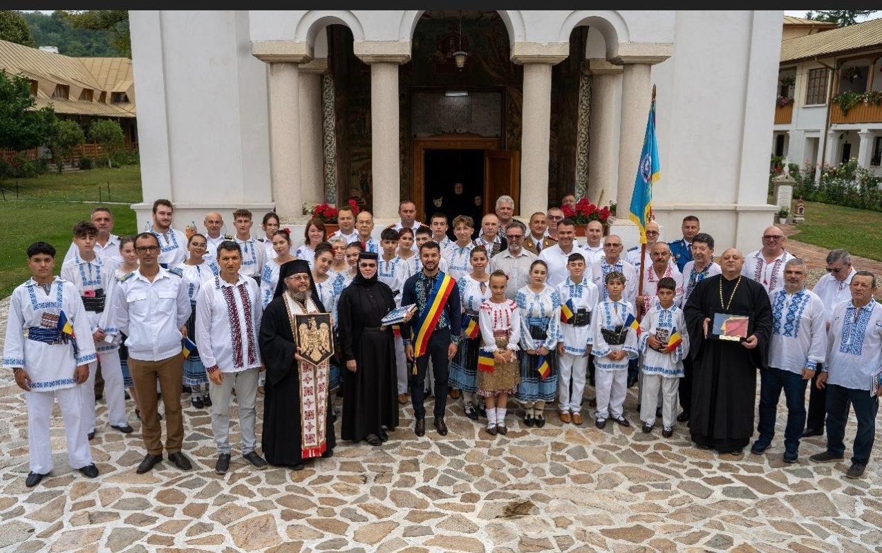 Simpozion de istorie la Mănăstirea Viforâta 372079