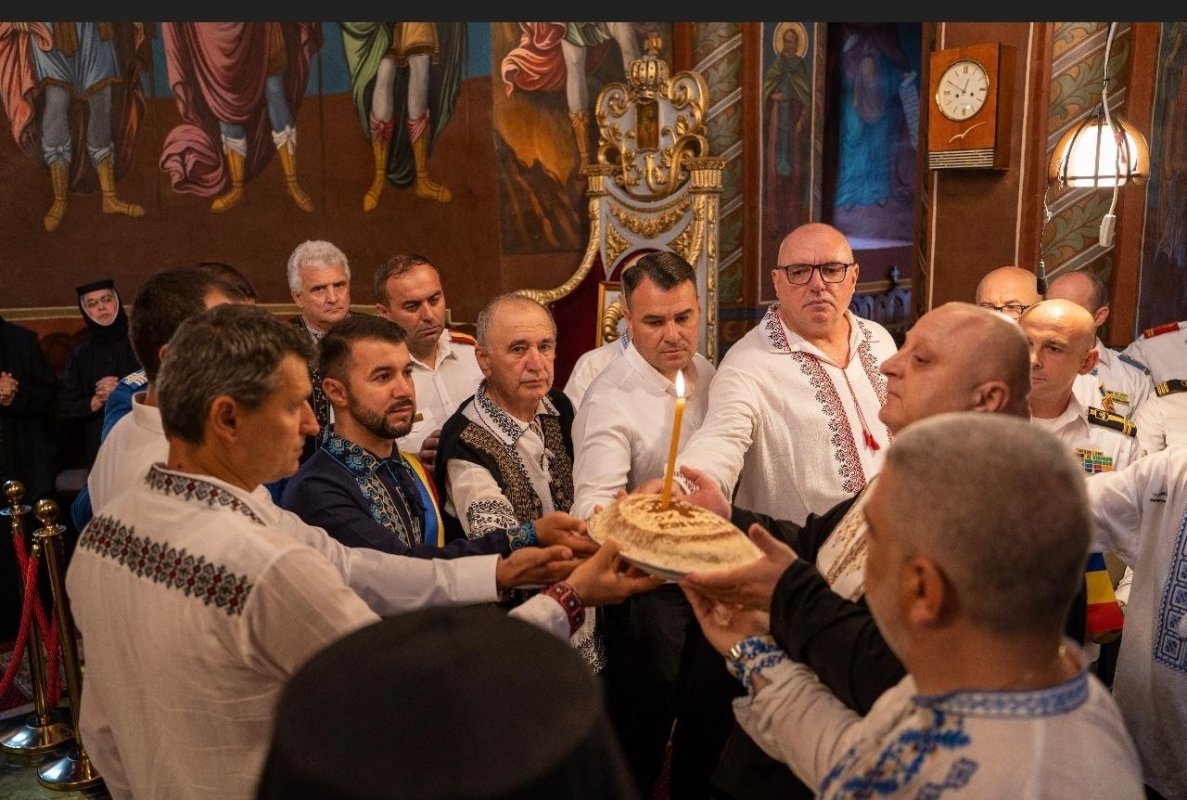 Simpozion de istorie la Mănăstirea Viforâta 372080