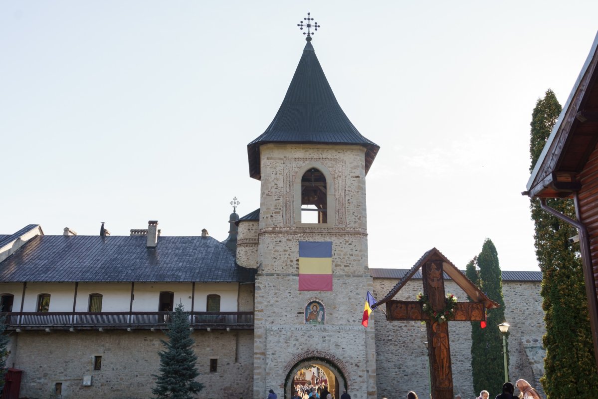 Hram la Mănăstirea Secu, de sărbătoarea Tăierii capului Sfântului Ioan Botezătorul 372170