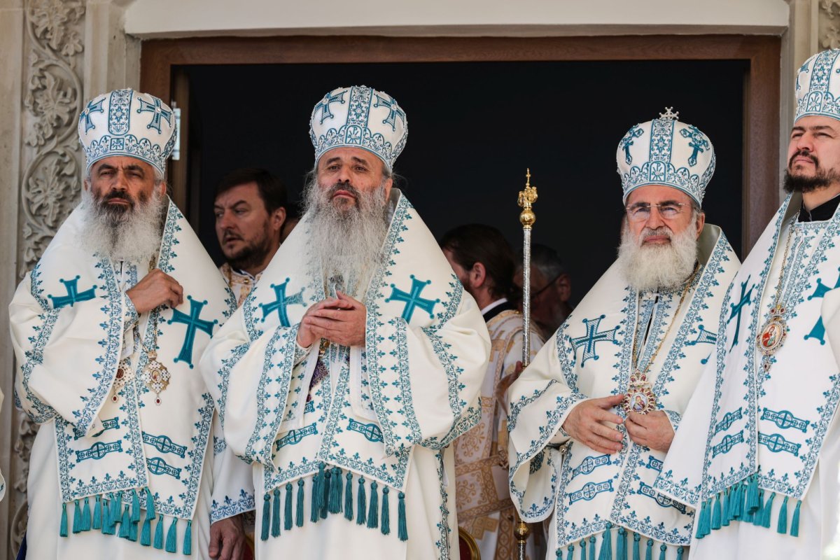 Sfinţii Văratecului, lumini pentru sufletul iubitor de Dumnezeu 371607