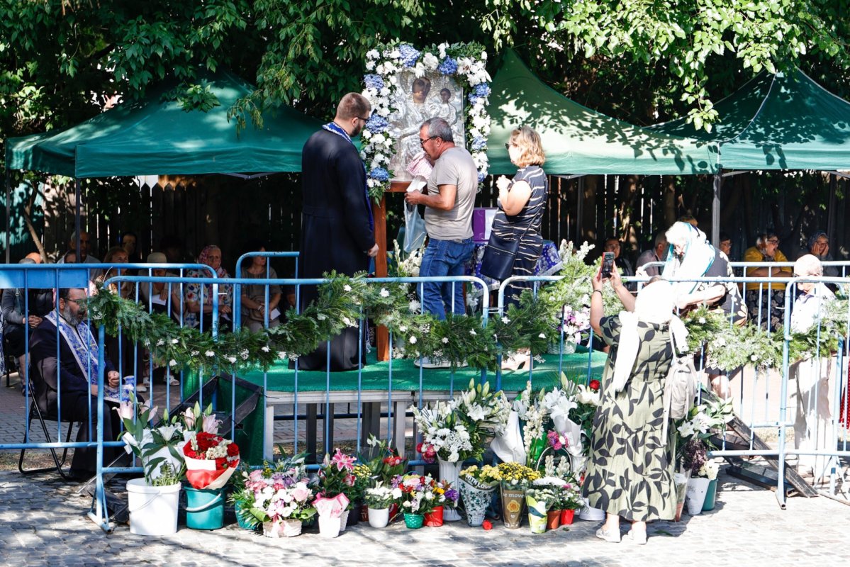 Sărbătoarea Cinstirii Icoanei Maicii Domnului de la Craiova 372265