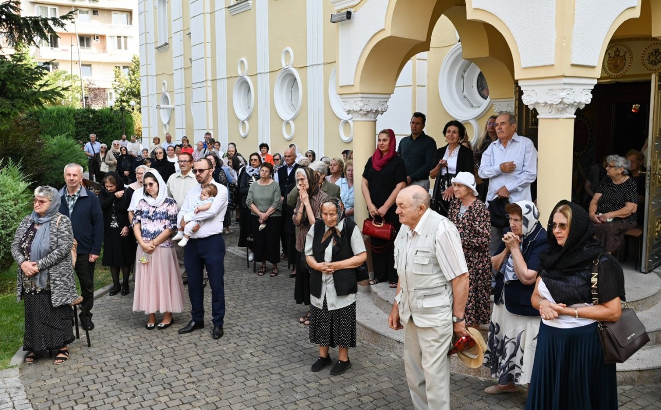 Slujirile ierarhilor hunedoreni de sărbătoarea Tăierii capului Sfântului Ioan Botezătorul 372409