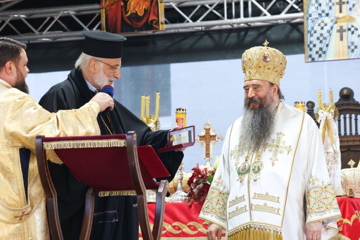 Trei decenii de la înfiinţarea Episcopiei Alexandriei şi Teleormanului 372424