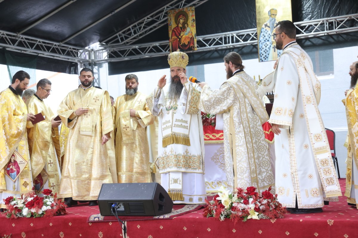 Trei decenii de la înfiinţarea Episcopiei Alexandriei şi Teleormanului 372500