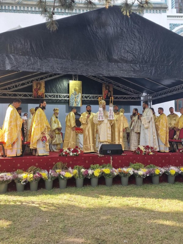 Trei decenii de la înfiinţarea Episcopiei Alexandriei şi Teleormanului 372503
