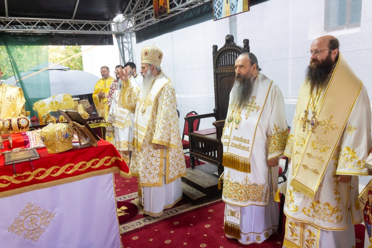 Trei decenii de la înfiinţarea Episcopiei Alexandriei şi Teleormanului 372519