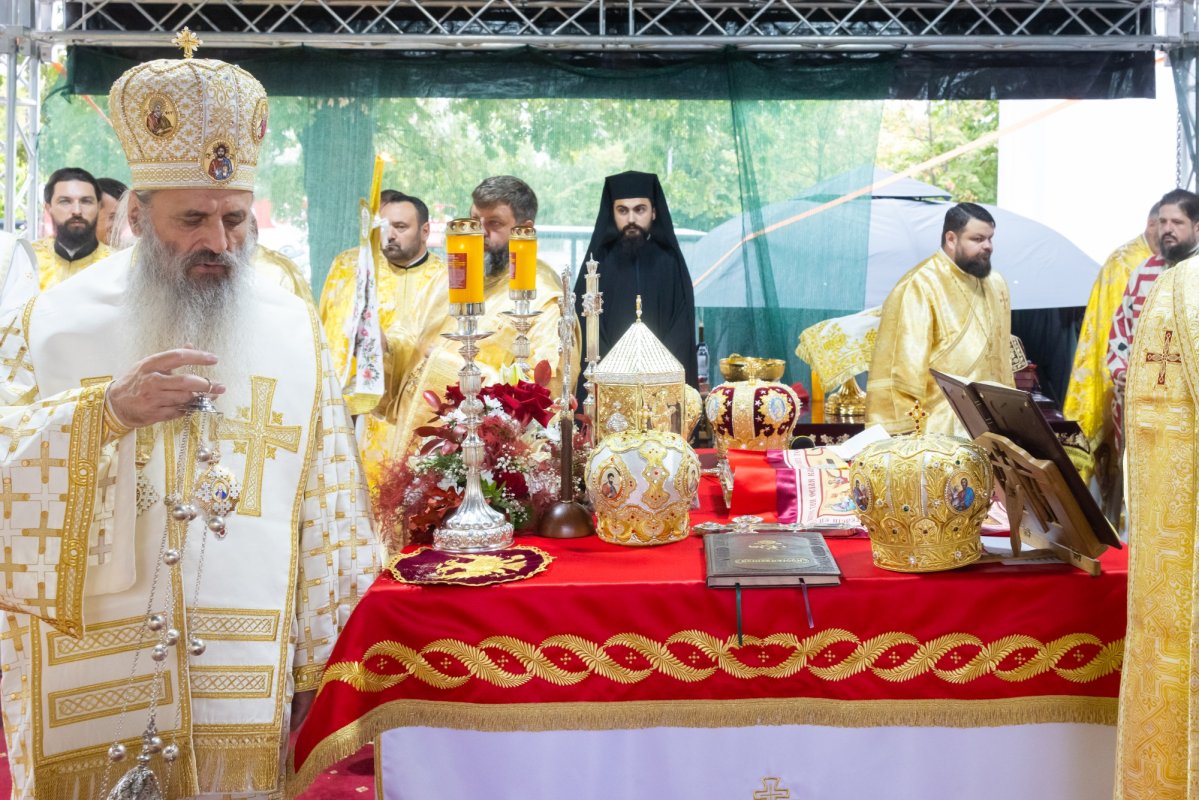 Trei decenii de la înfiinţarea Episcopiei Alexandriei şi Teleormanului 372520