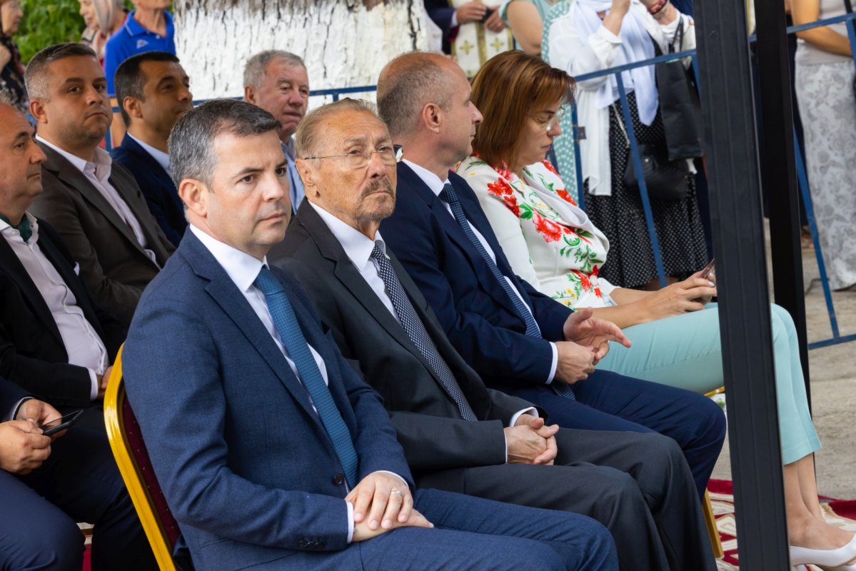 Trei decenii de la înfiinţarea Episcopiei Alexandriei şi Teleormanului 372529