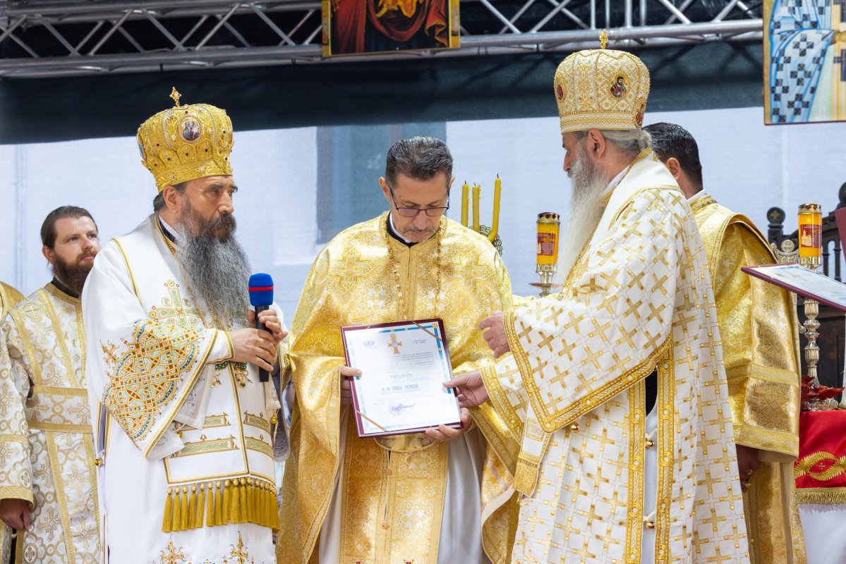Trei decenii de la înfiinţarea Episcopiei Alexandriei şi Teleormanului 372531