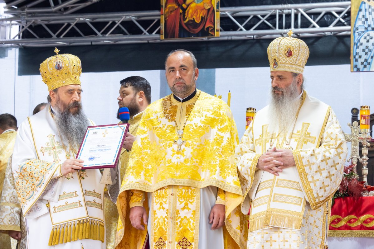 Trei decenii de la înfiinţarea Episcopiei Alexandriei şi Teleormanului 372532