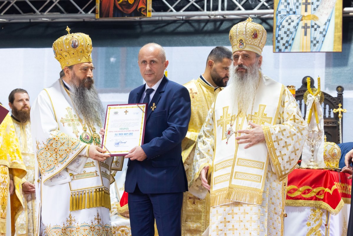 Trei decenii de la înfiinţarea Episcopiei Alexandriei şi Teleormanului 372534