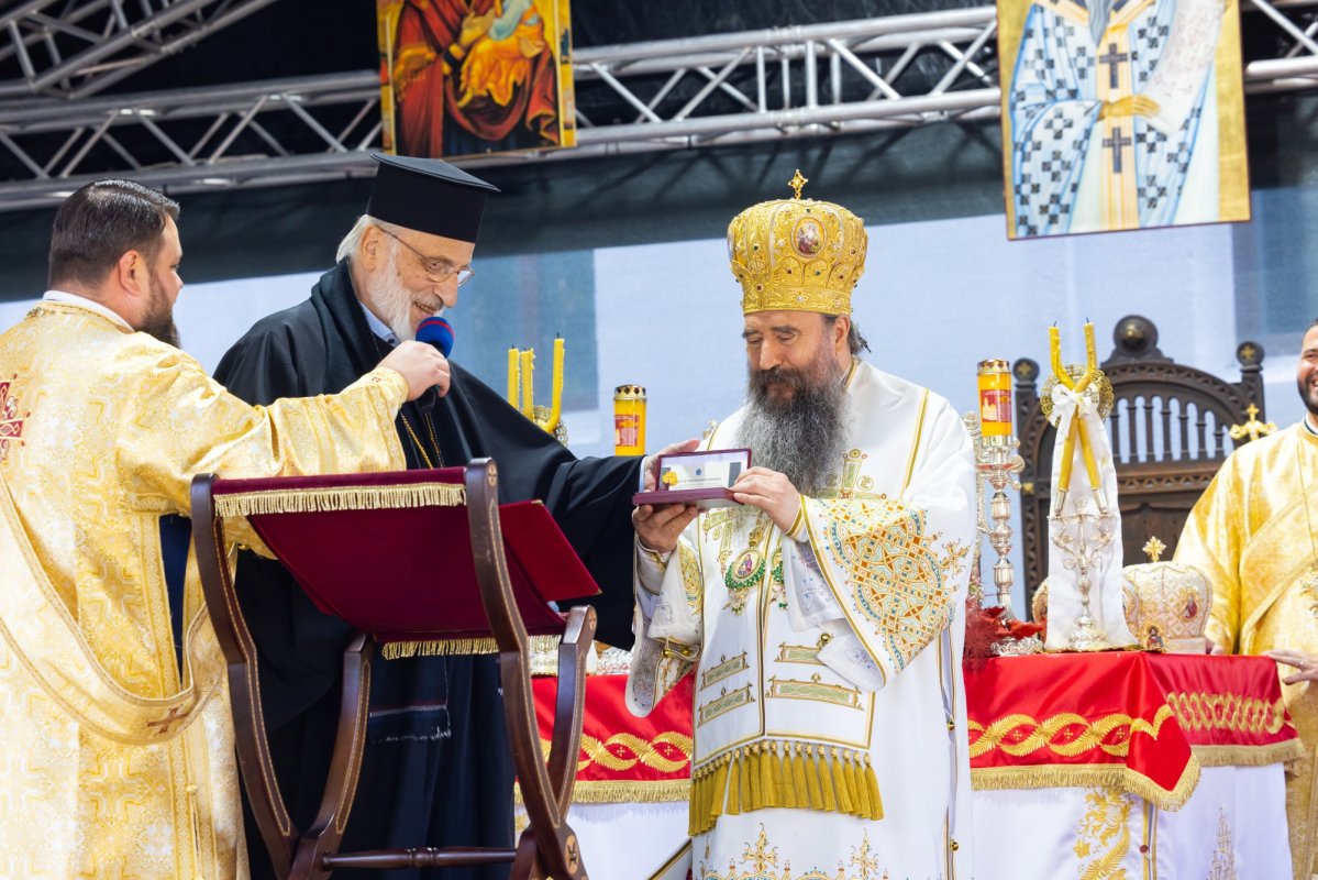 Trei decenii de la înfiinţarea Episcopiei Alexandriei şi Teleormanului 372536