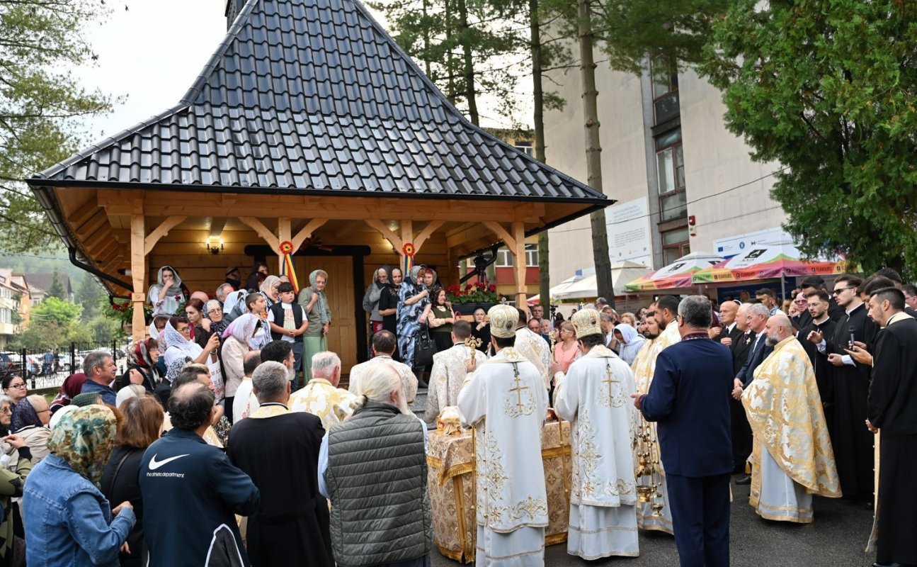 Biserica de la Spitalul de Urgență din Petroșani a fost târnosită 372579