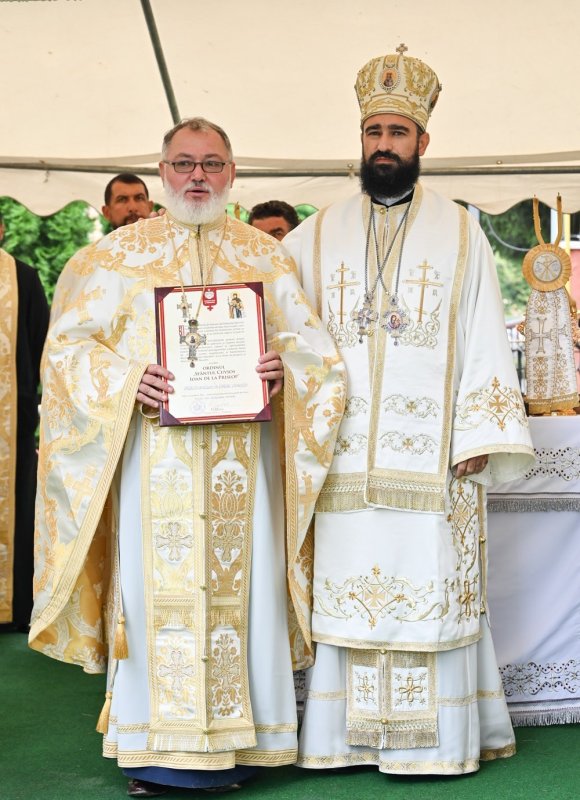 Biserica de la Spitalul de Urgență din Petroșani a fost târnosită 372583