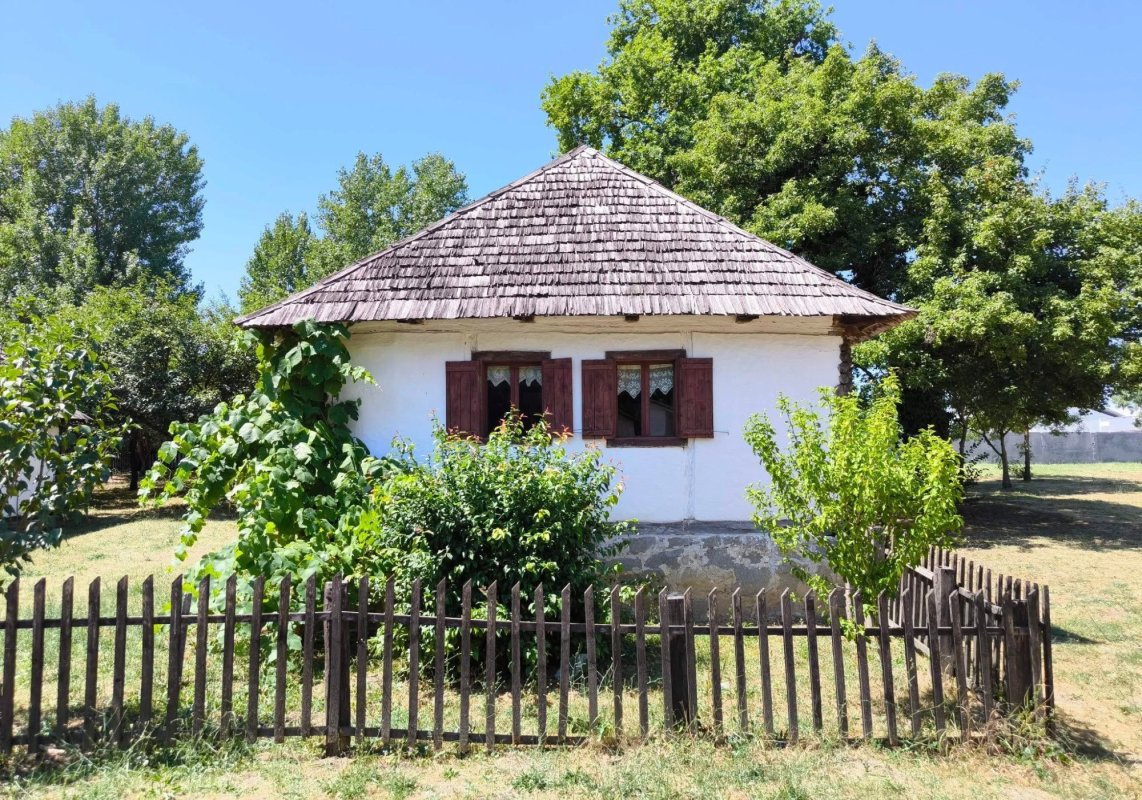 Lucrări de restaurare la Muzeul Satului Bănățean 372420