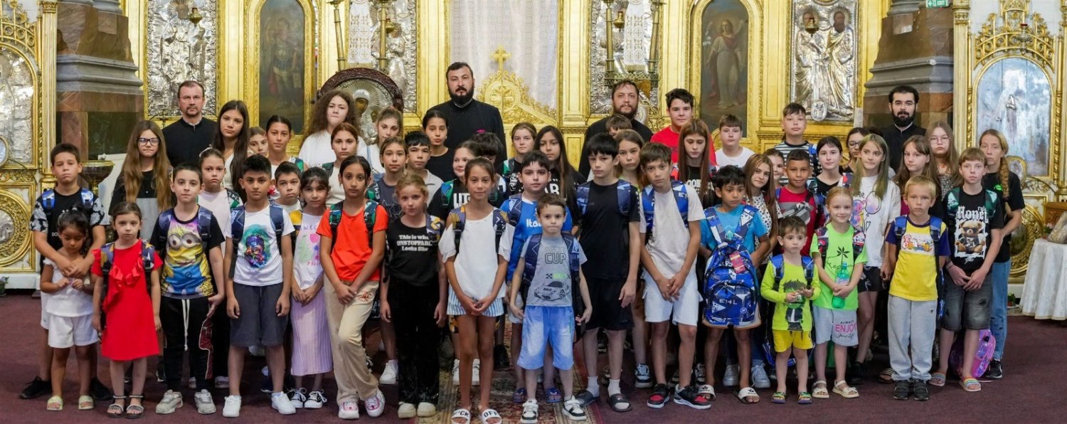 Noul an bisericesc, noi ctitorii și rechizite pentru elevi la Dunărea de Jos 372612