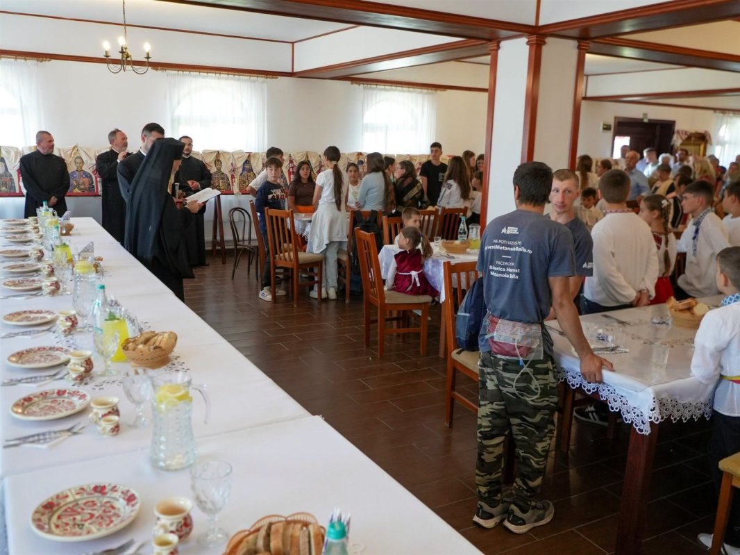 Noul an bisericesc, noi ctitorii și rechizite pentru elevi la Dunărea de Jos 372615
