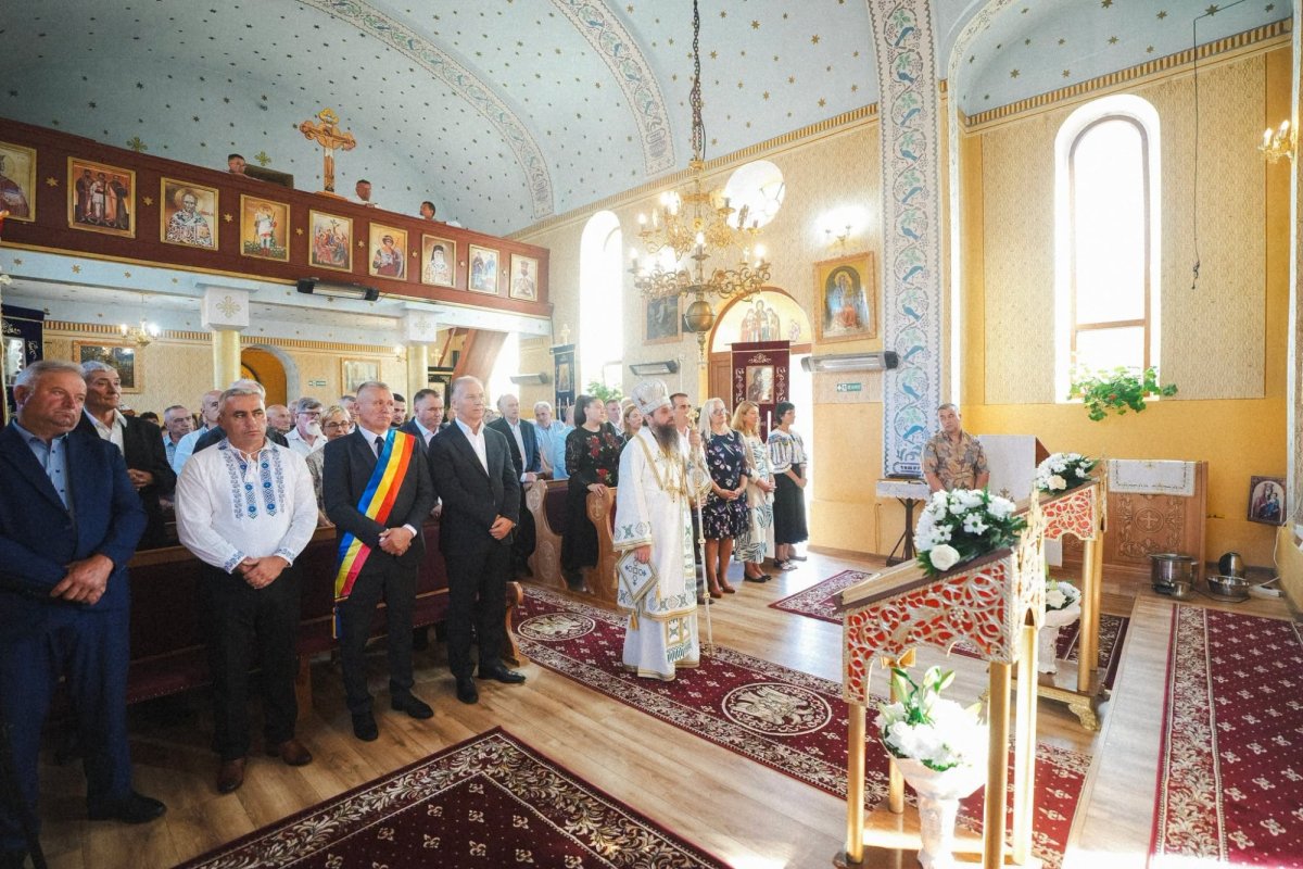 Sfințirea bisericii din Parohia Mineu, Sălaj 372574