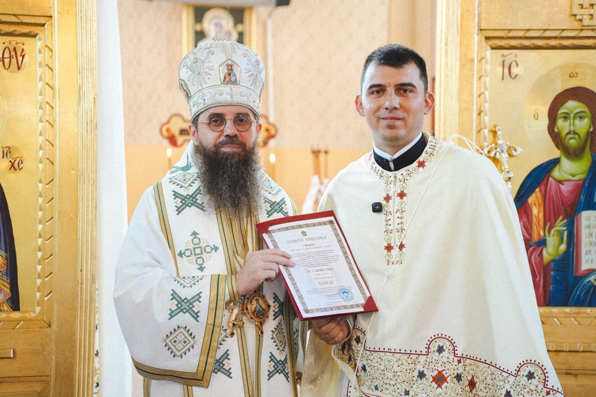 Sfințirea bisericii din Parohia Mineu, Sălaj 372575