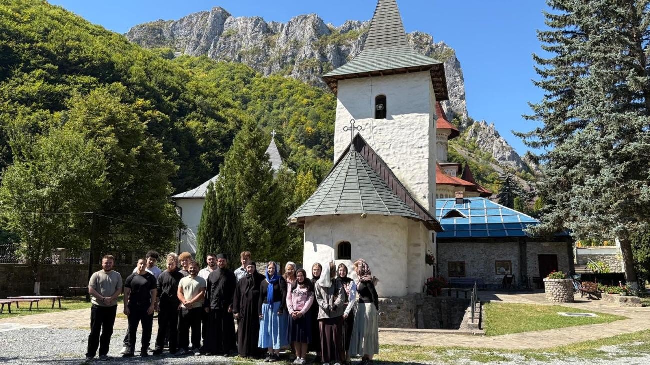 Tineri ortodocși din Germania și Austria în pelerinaj la Schitul Găbud 372722
