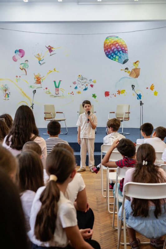 Dialog poetic la Liceul „Anastasia Popescu” 372843