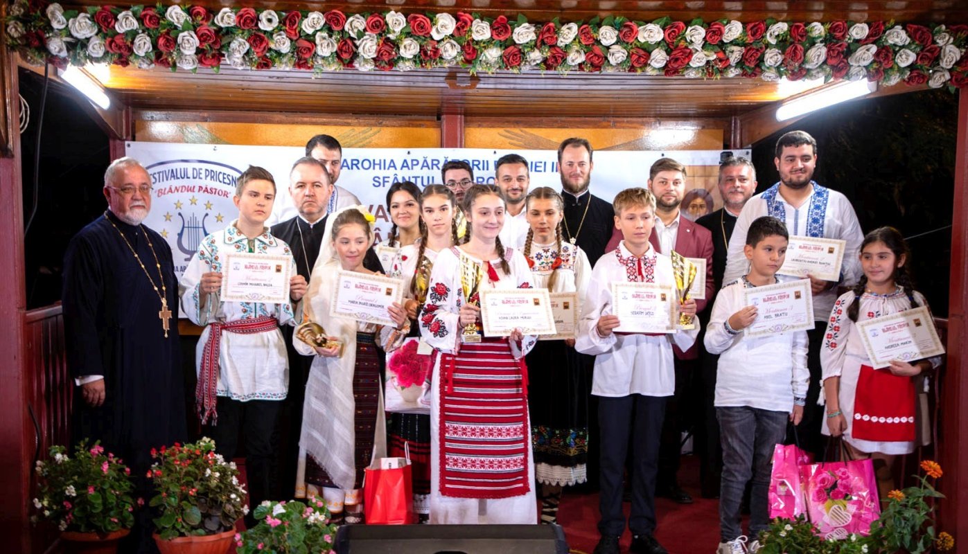 Festivalul de pricesne „Blândul Păstor” la Parohia Apărătorii Patriei II din Bucureşti 372864