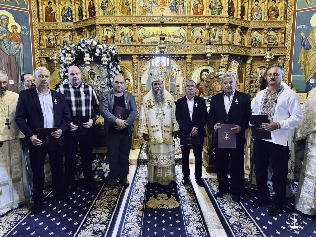 Hramul Paraclisului Mănăstirii „Duminica Tuturor Sfinților” din Gura Izvorului 372898