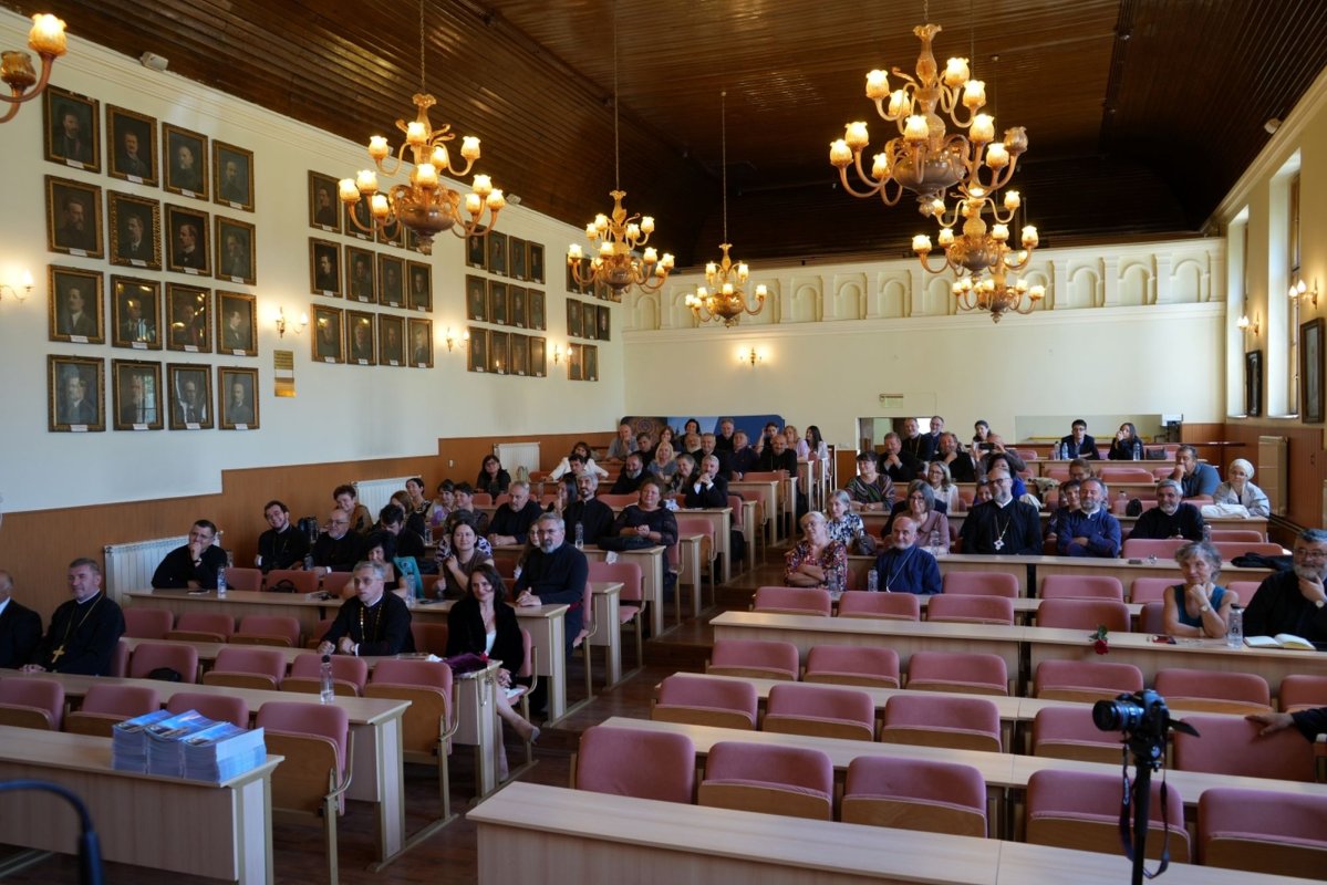 Revedere la 30 de ani de la terminarea Facultății de Teologie Ortodoxă din Sibiu 372888