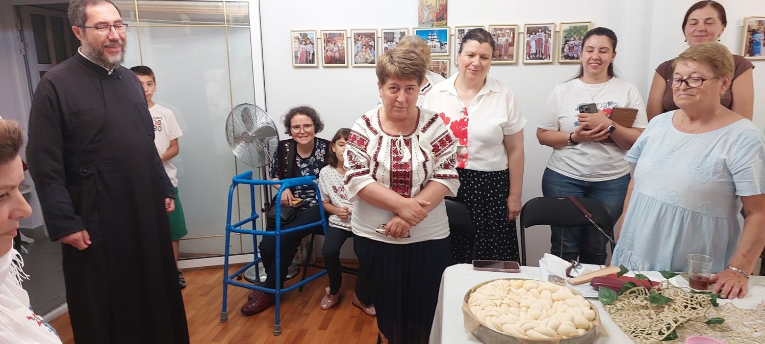 „Tradiție în fir de aluat” la Biserica „Buna Vestire”‑Belu din București 372857