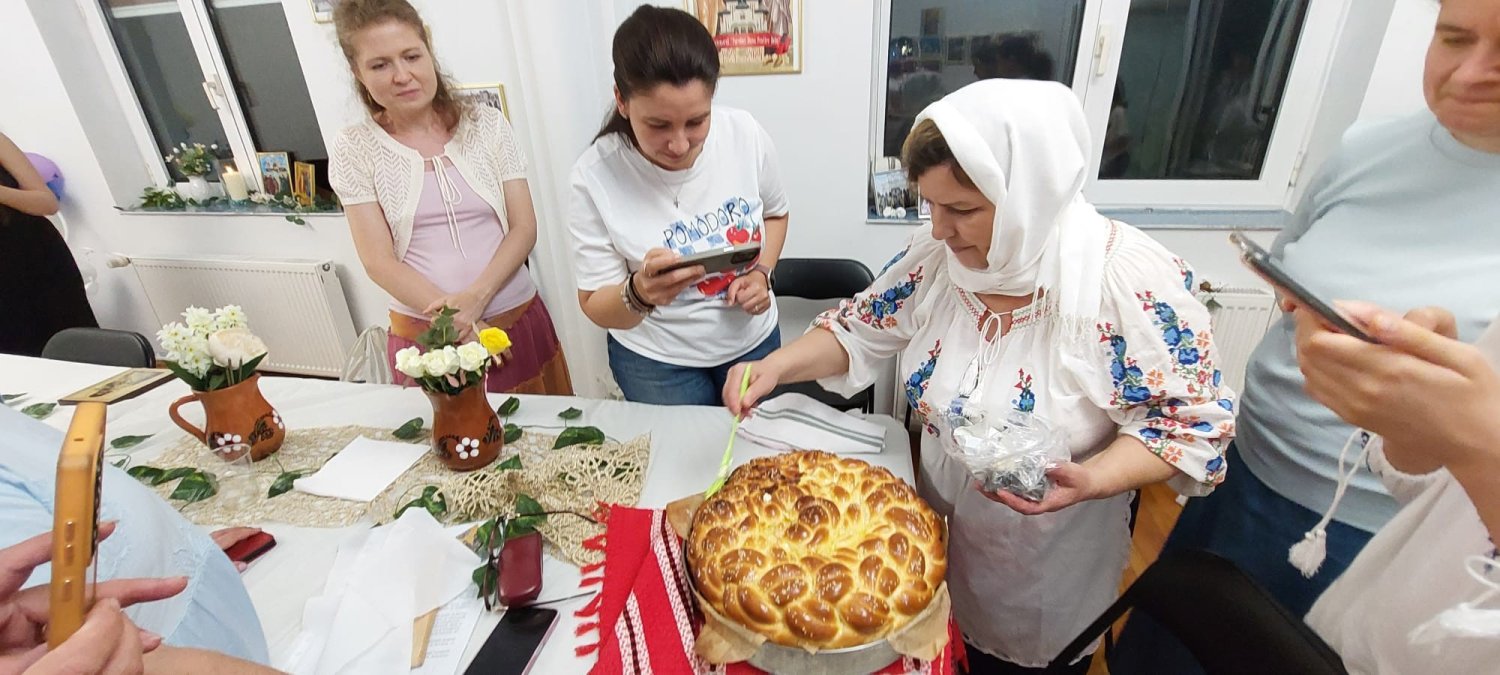 „Tradiție în fir de aluat” la Biserica „Buna Vestire”‑Belu din București 372861