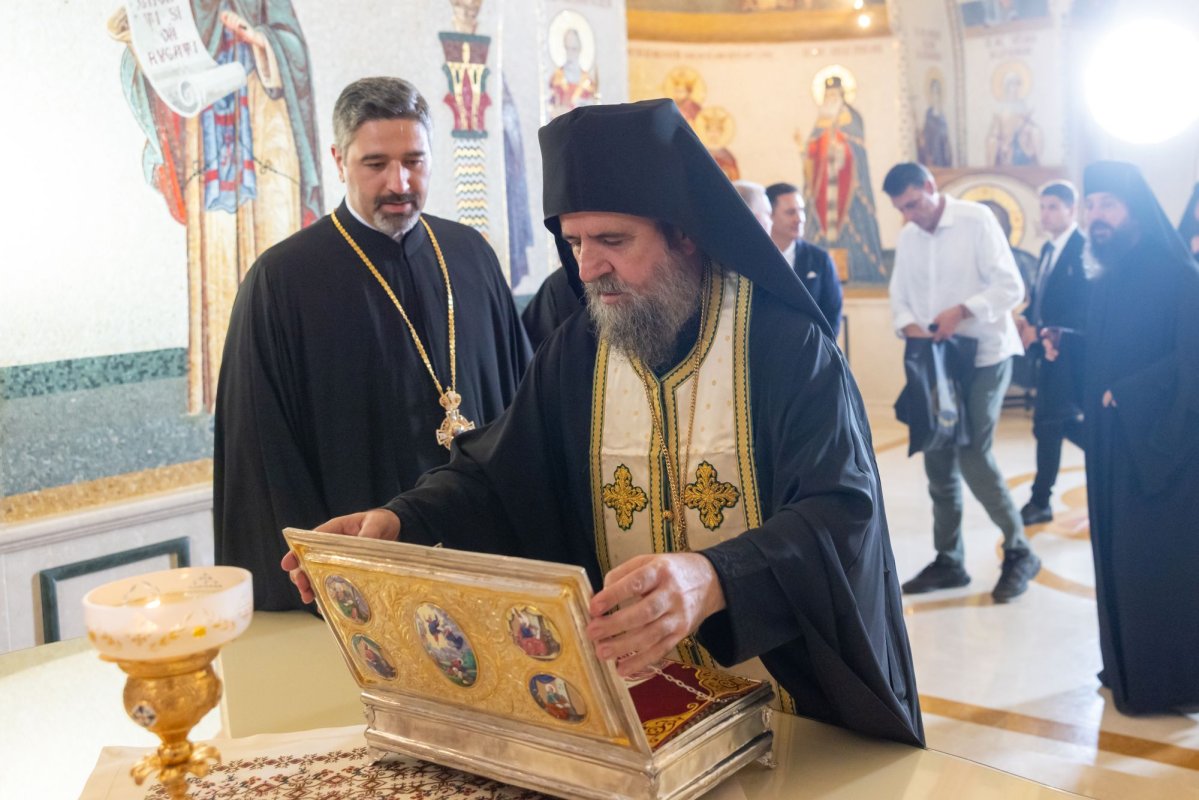 Patriarhul României a primit delegația Mănăstirii Cutlumuș, cu moaștele Sfintei Ana 372955