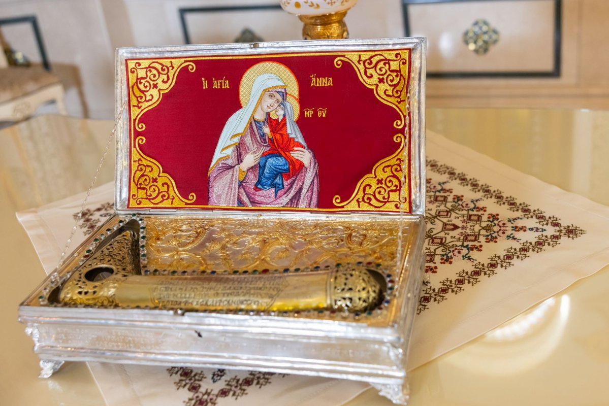 Patriarhul României a primit delegația Mănăstirii Cutlumuș, cu moaștele Sfintei Ana 372956