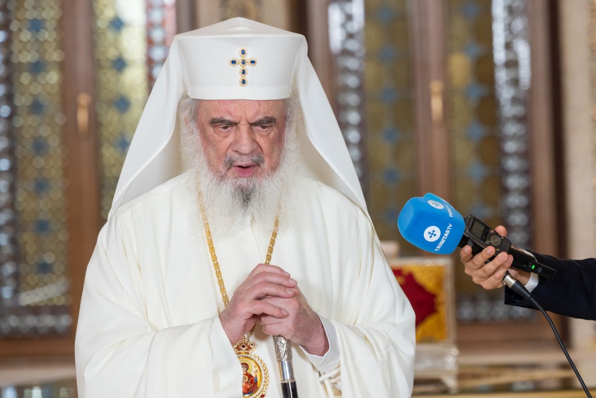 Patriarhul României a primit delegația Mănăstirii Cutlumuș, cu moaștele Sfintei Ana 372961