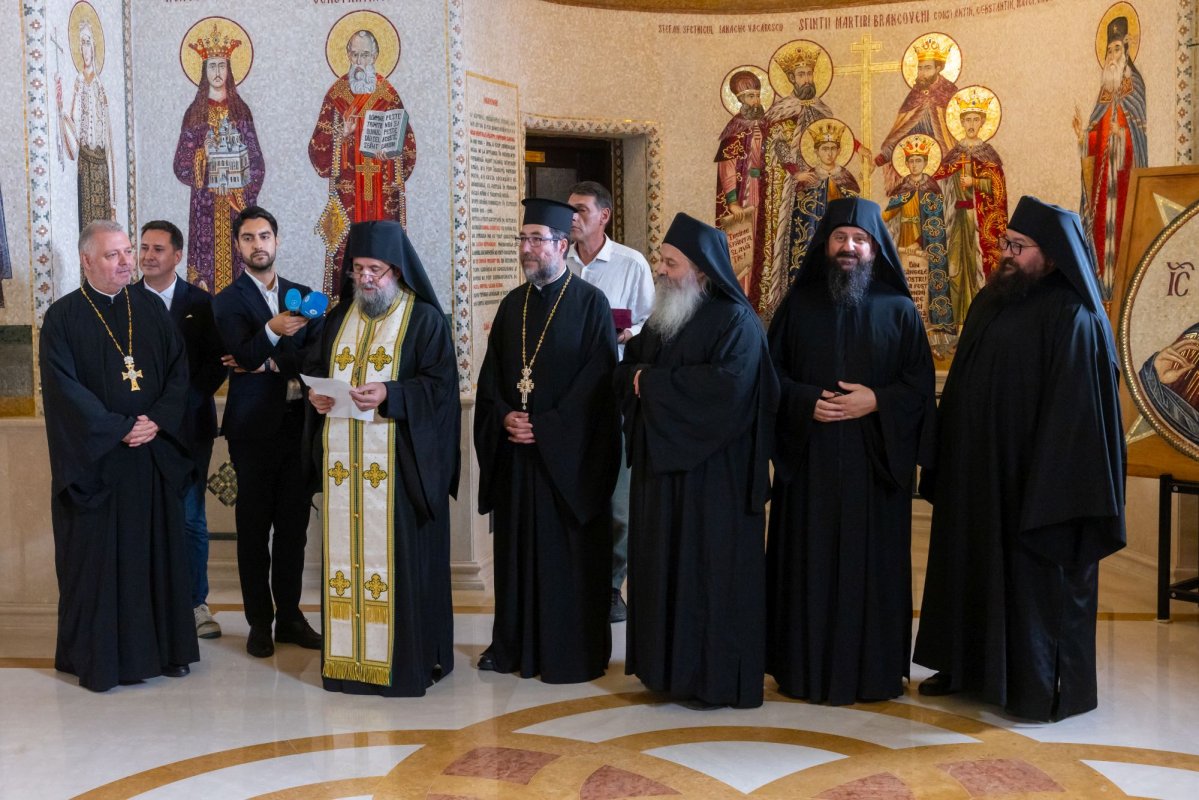 Patriarhul României a primit delegația Mănăstirii Cutlumuș, cu moaștele Sfintei Ana 372967