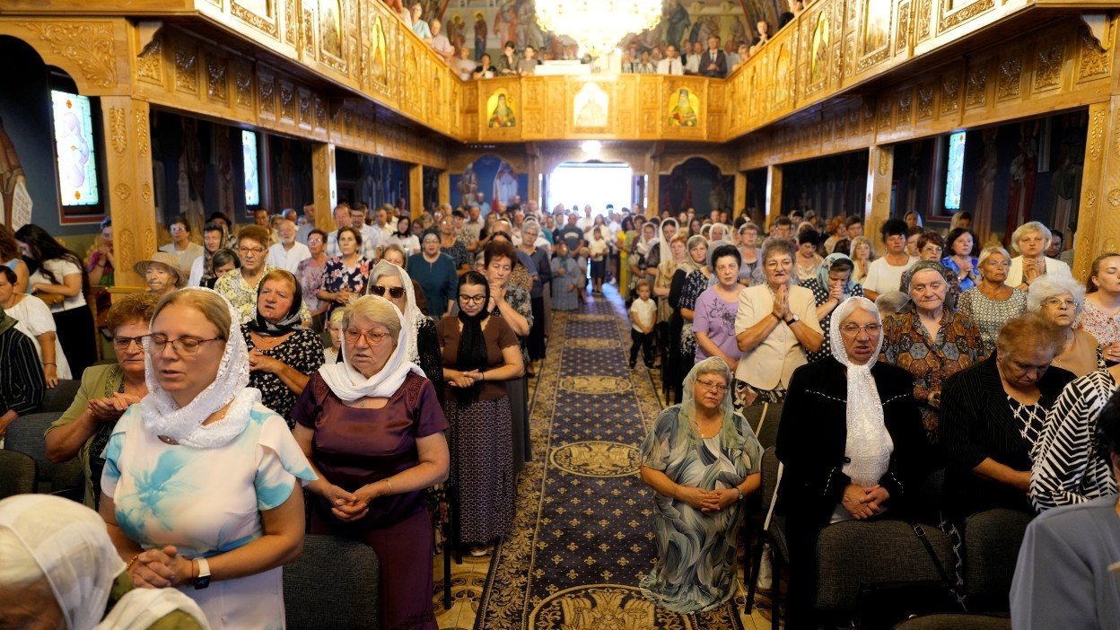 Liturghie arhierească în Biserica „Sfântul Mucenic Pantelimon” din Sibiu 373097