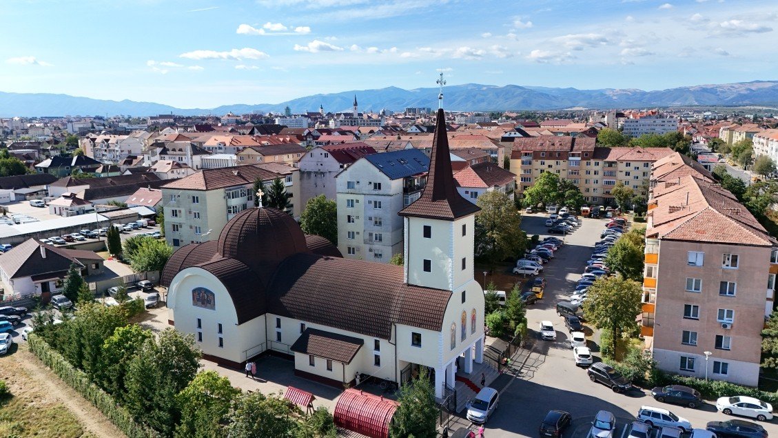 Liturghie arhierească în Biserica „Sfântul Mucenic Pantelimon” din Sibiu 373099