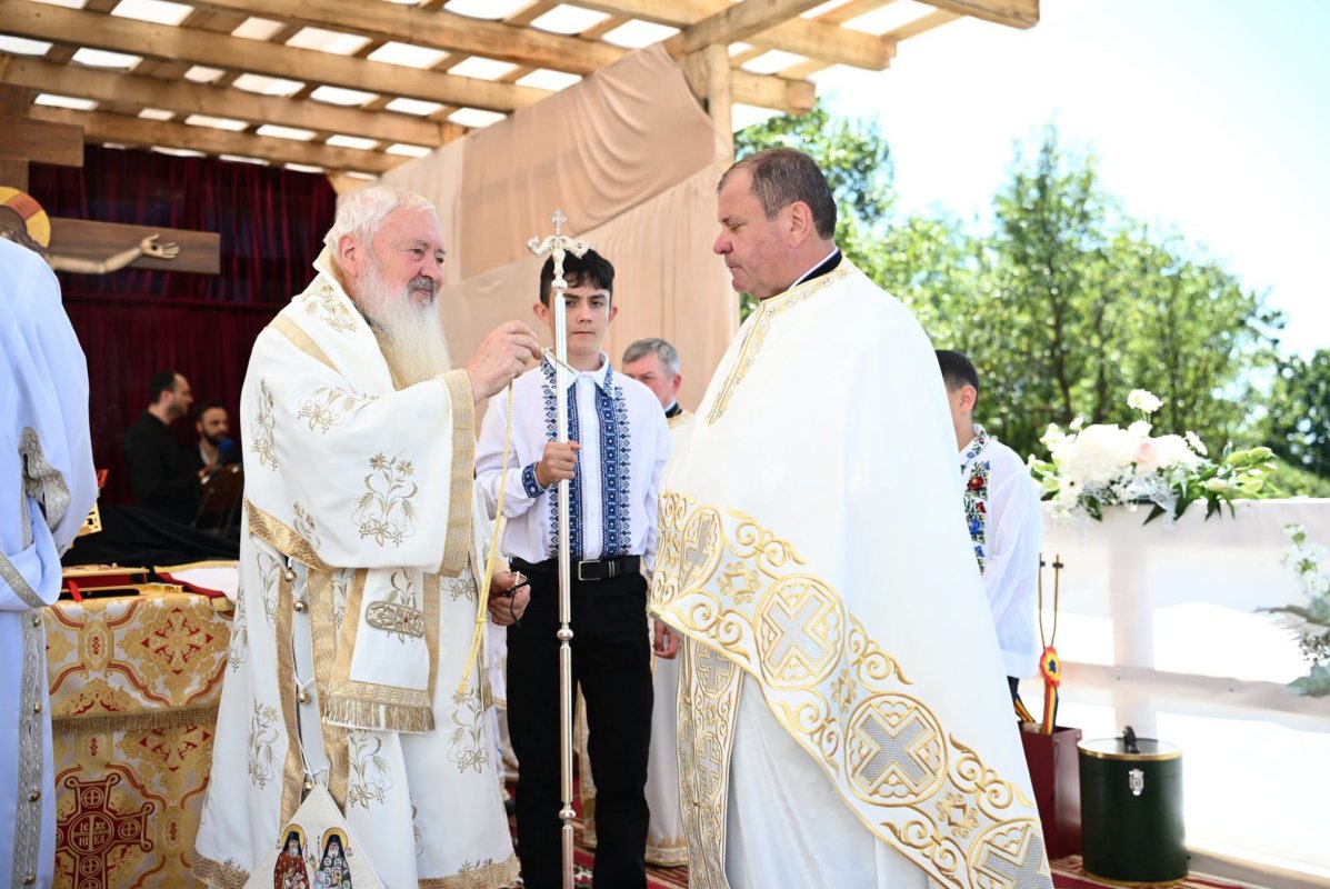 Resfințirea bisericii din Ciceu‑Mihăiești 373086
