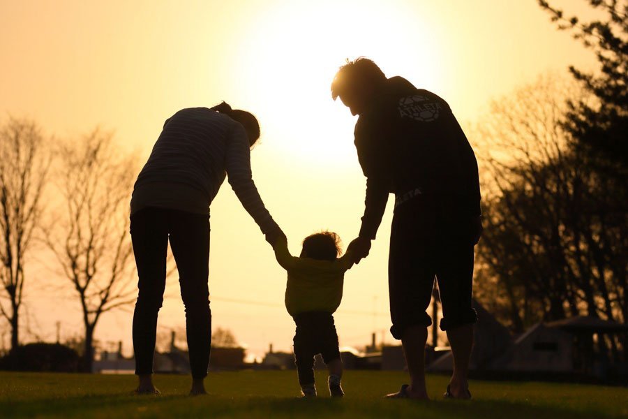 Certurile - semne ale fragilității familiei 373152