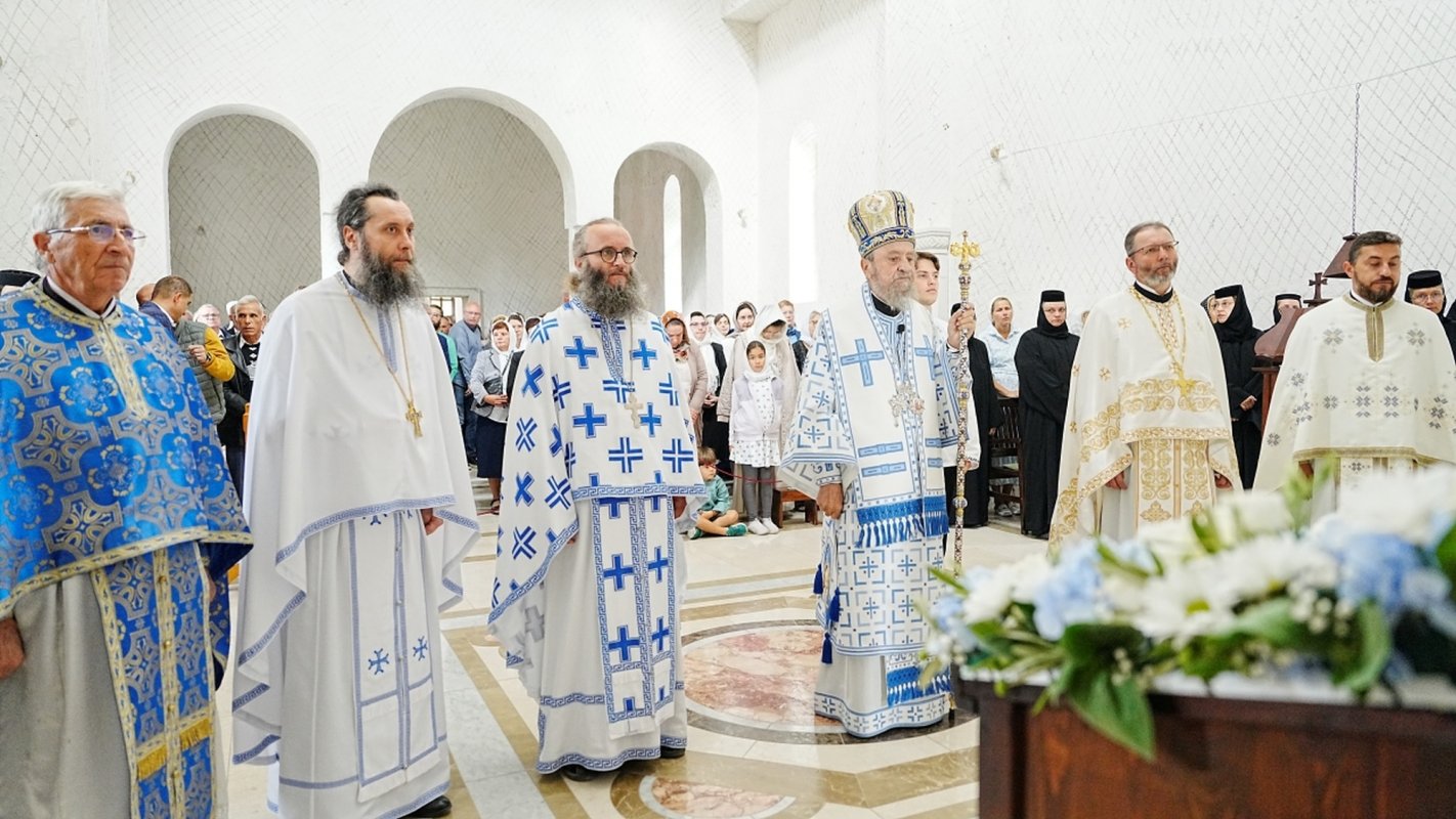 Hramul Mănăstirii „Naşterea Maicii Domnului” din Nocrich, judeţul Sibiu 373338