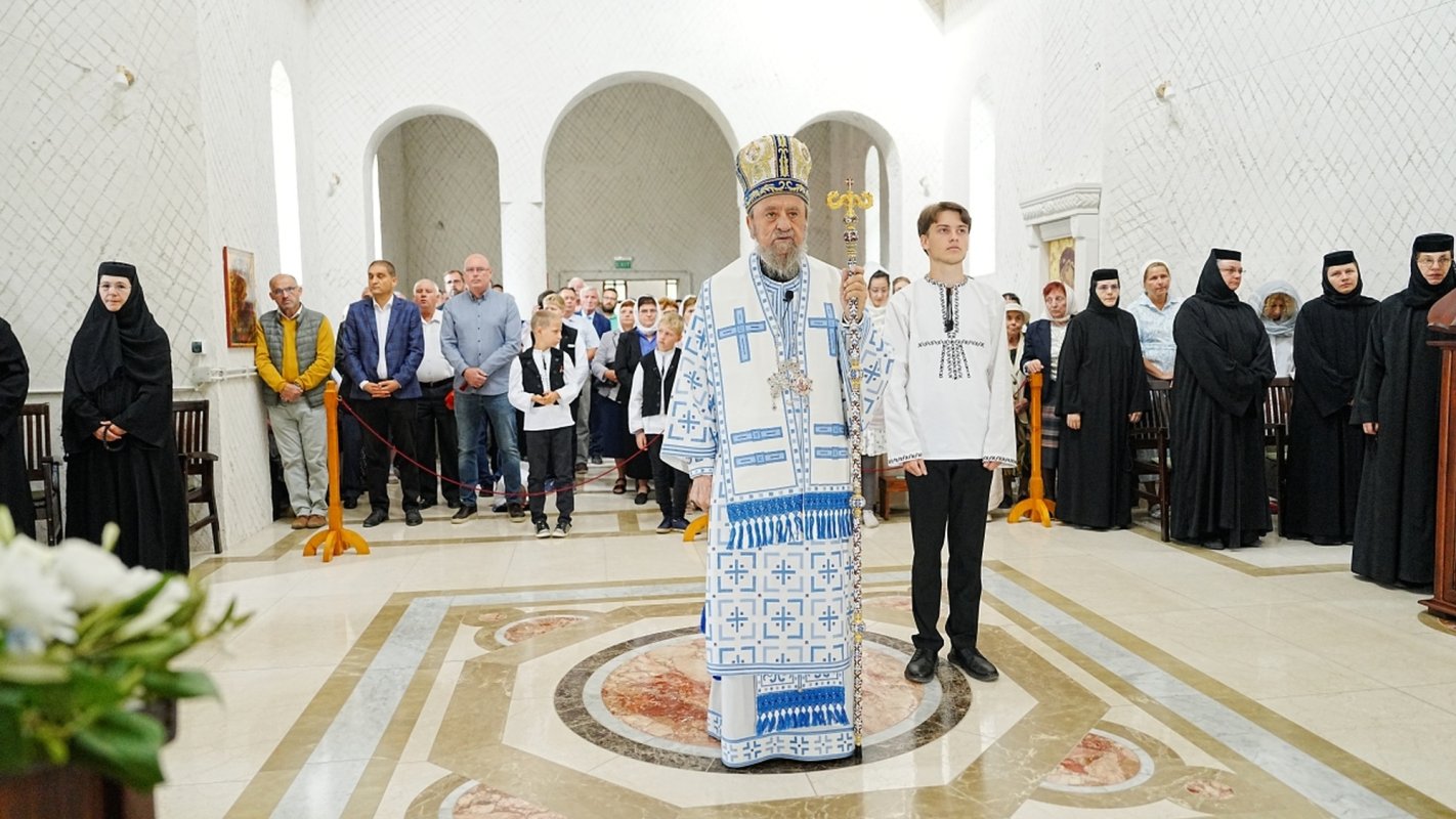 Hramul Mănăstirii „Naşterea Maicii Domnului” din Nocrich, judeţul Sibiu 373339