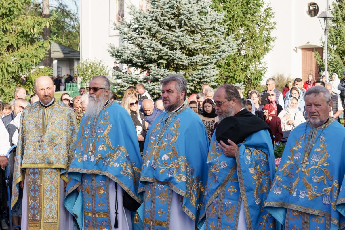 Slujire arhierească la hramul Mănăstirii Vorona 373211