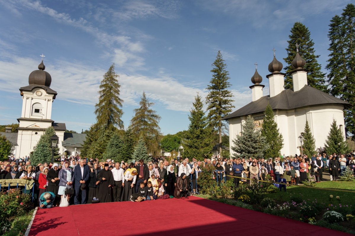 Slujire arhierească la hramul Mănăstirii Vorona 373213