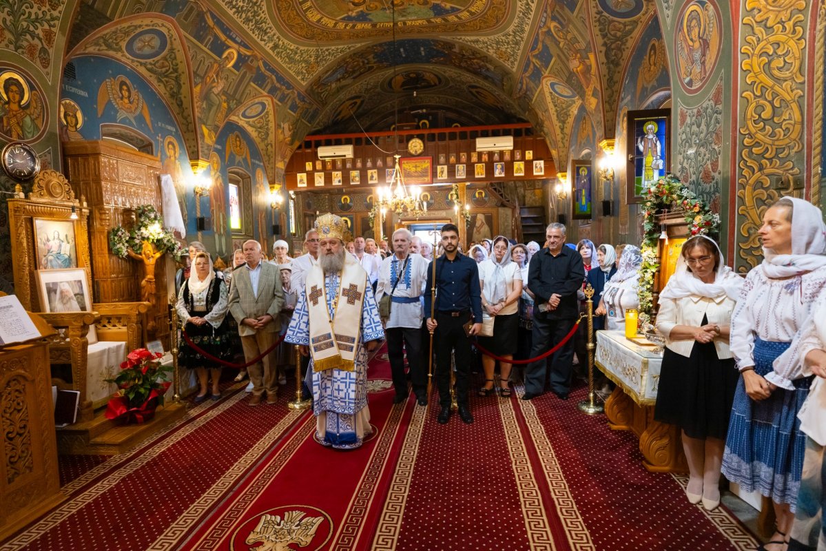 Zi de bucurie pentru credincioșii Parohiei Mărțișor din București 373301