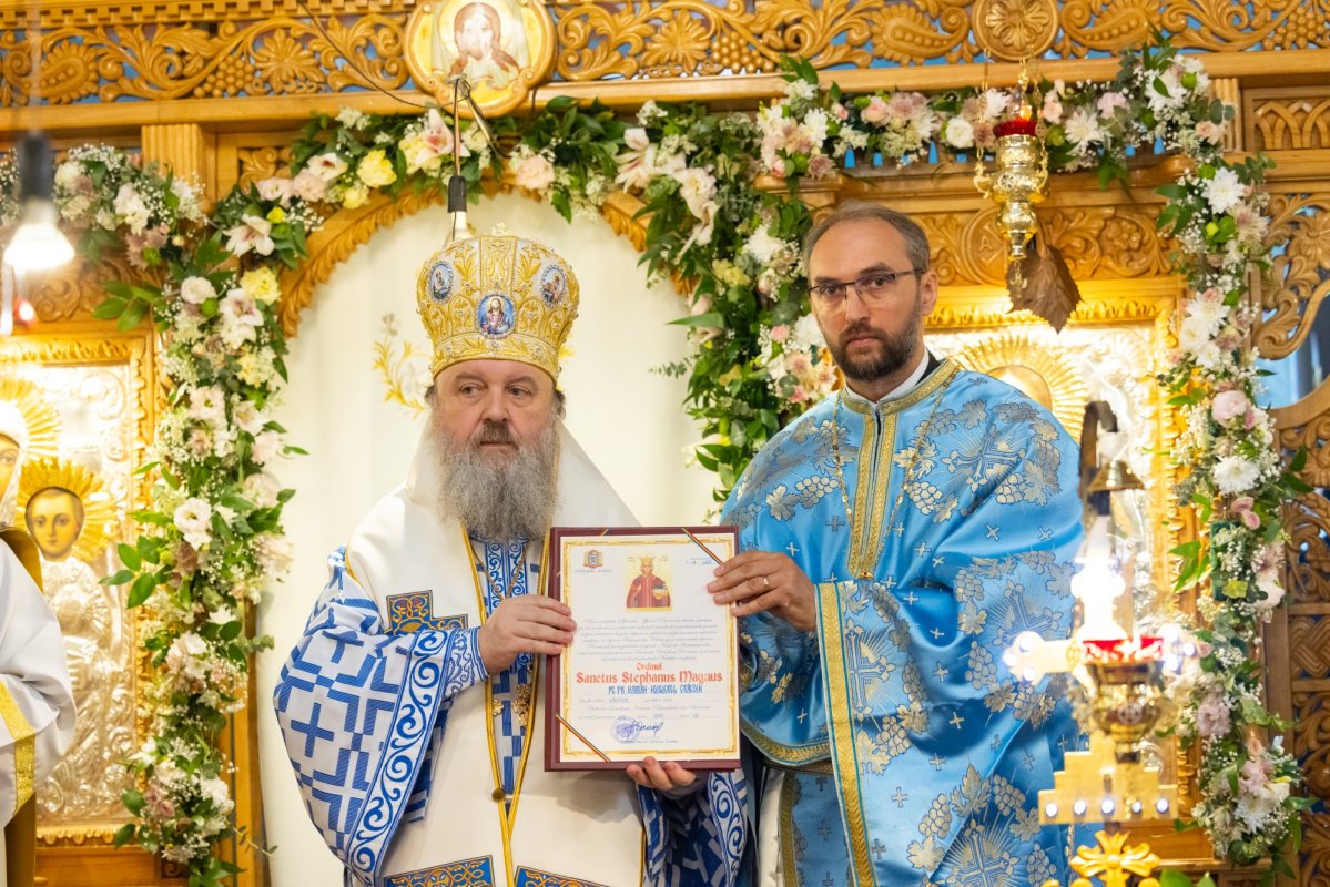 Zi de bucurie pentru credincioșii Parohiei Mărțișor din București 373304