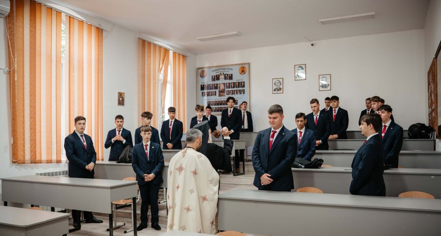 Deschiderea anului școlar la Seminarul Teologic din Tulcea 373380