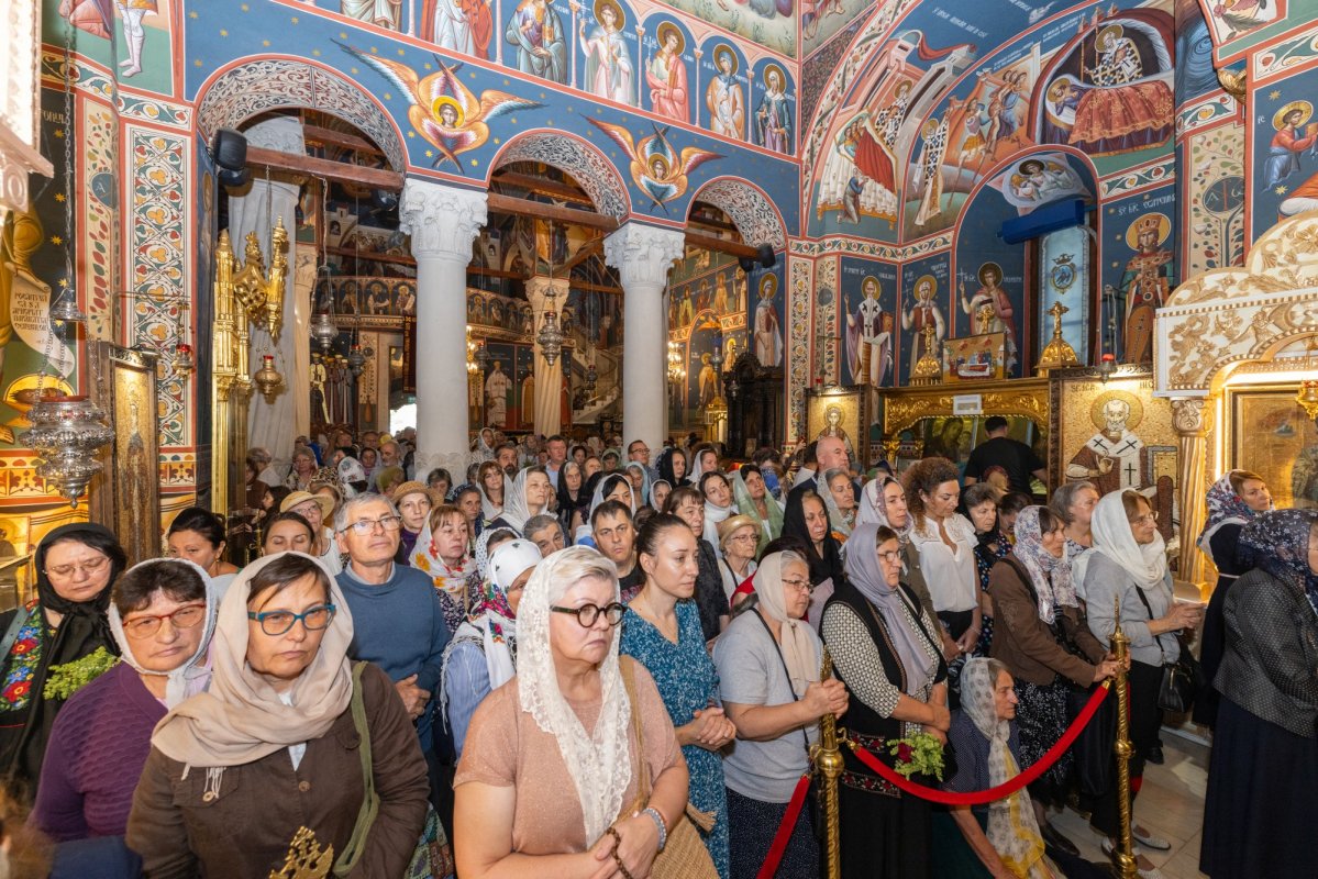 Moaştele Sfintei Ana cinstite la Biserica „Sfântul Gheorghe”‑Nou 373399