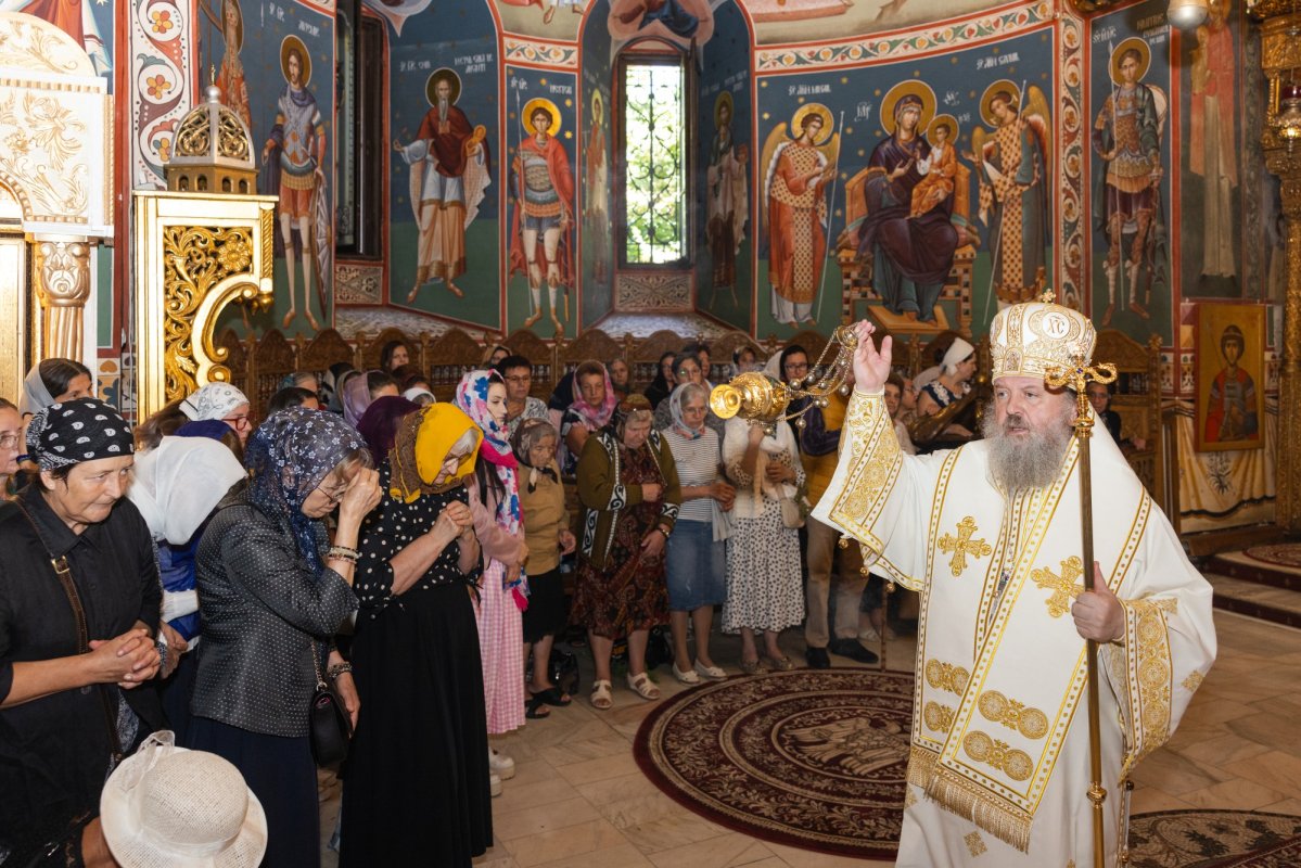Moaştele Sfintei Ana cinstite la Biserica „Sfântul Gheorghe”‑Nou 373400