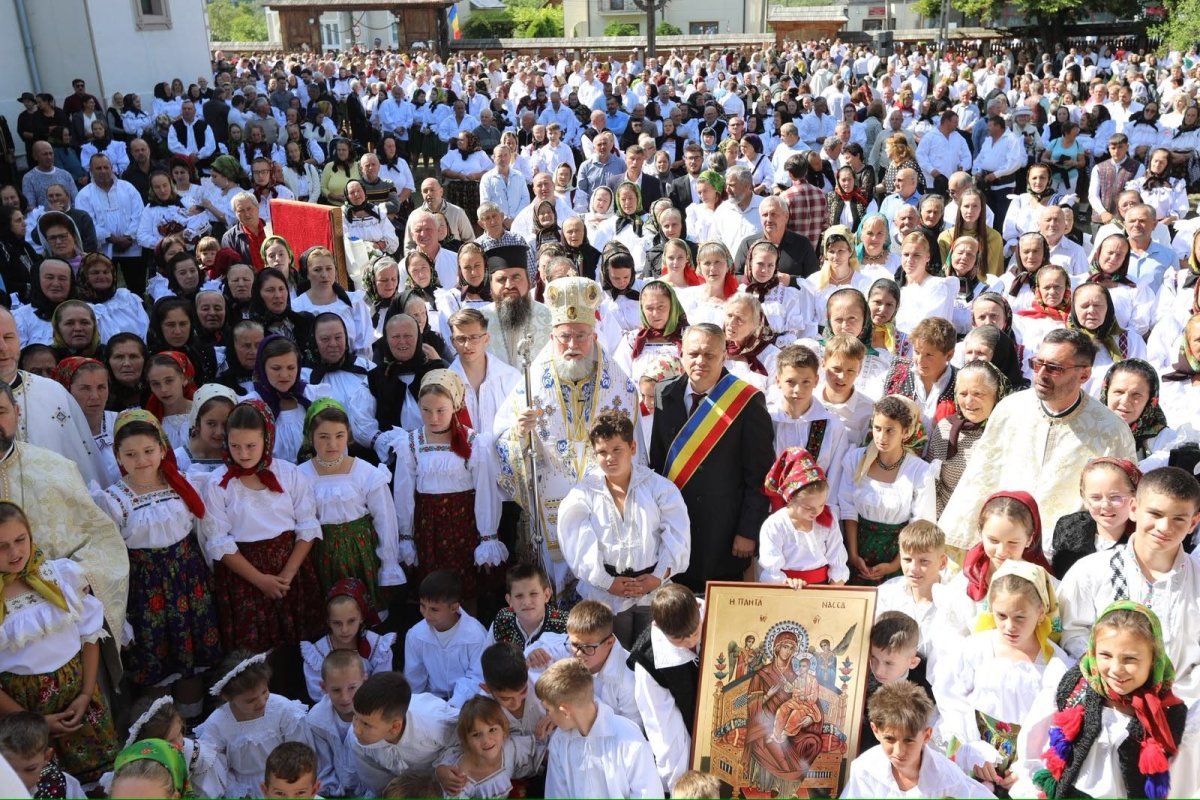 Comunitatea credincioşilor din Rozavlea, în sărbătoare 373450